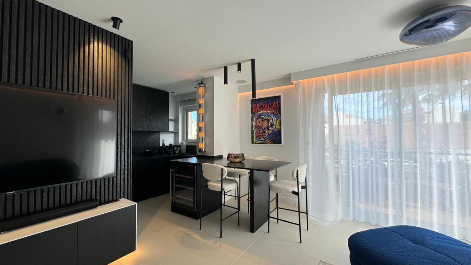 Appartement Luxueux Plein Centre De Cavalaire A 2Mn De La Plage المظهر الخارجي الصورة