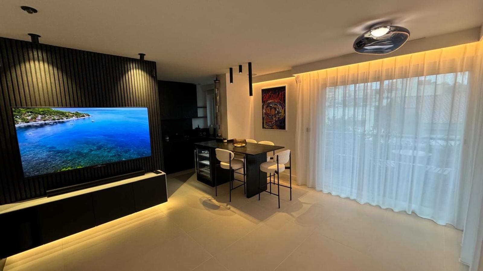Appartement Luxueux Plein Centre De Cavalaire A 2Mn De La Plage المظهر الخارجي الصورة