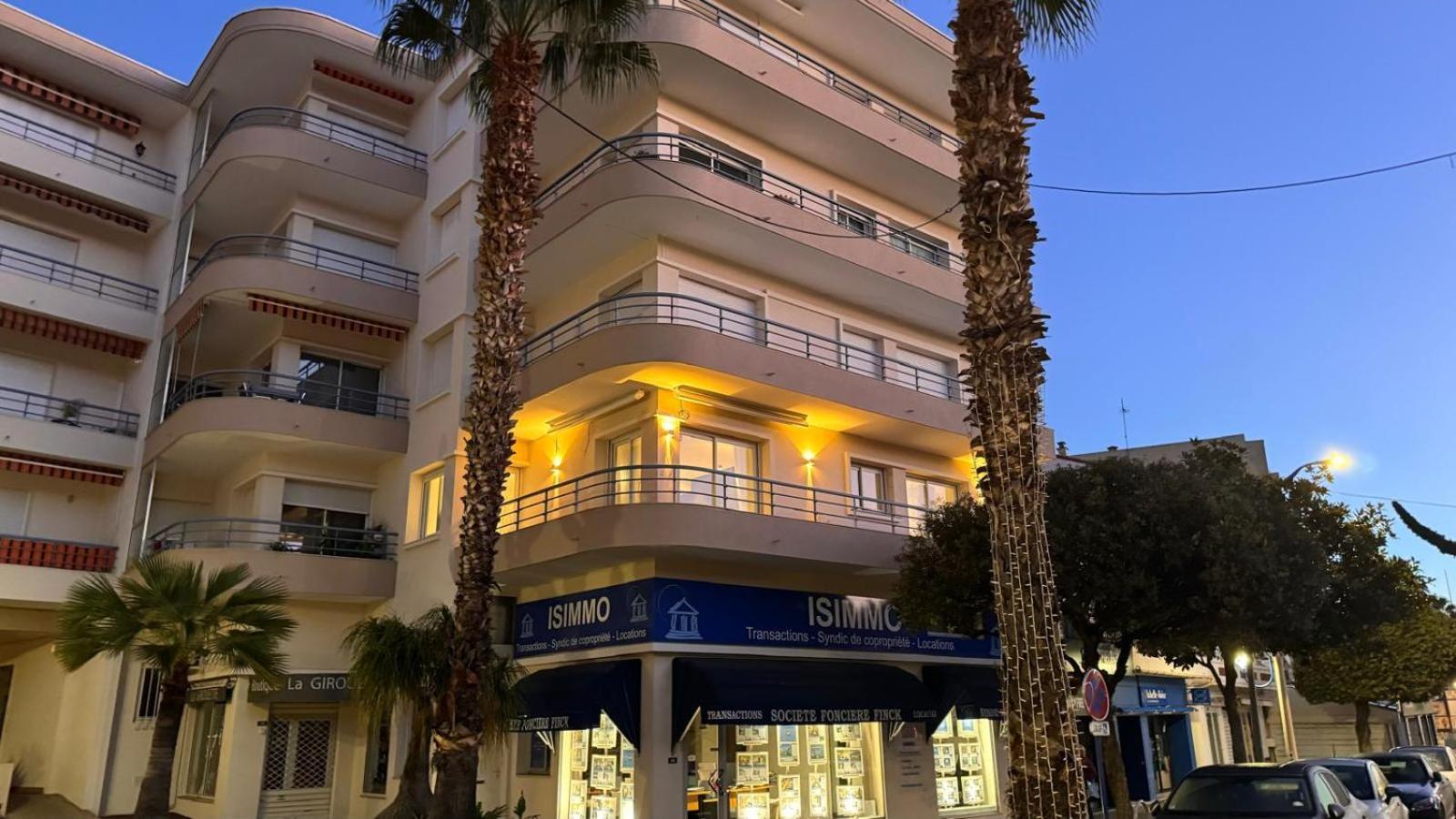 Appartement Luxueux Plein Centre De Cavalaire A 2Mn De La Plage المظهر الخارجي الصورة