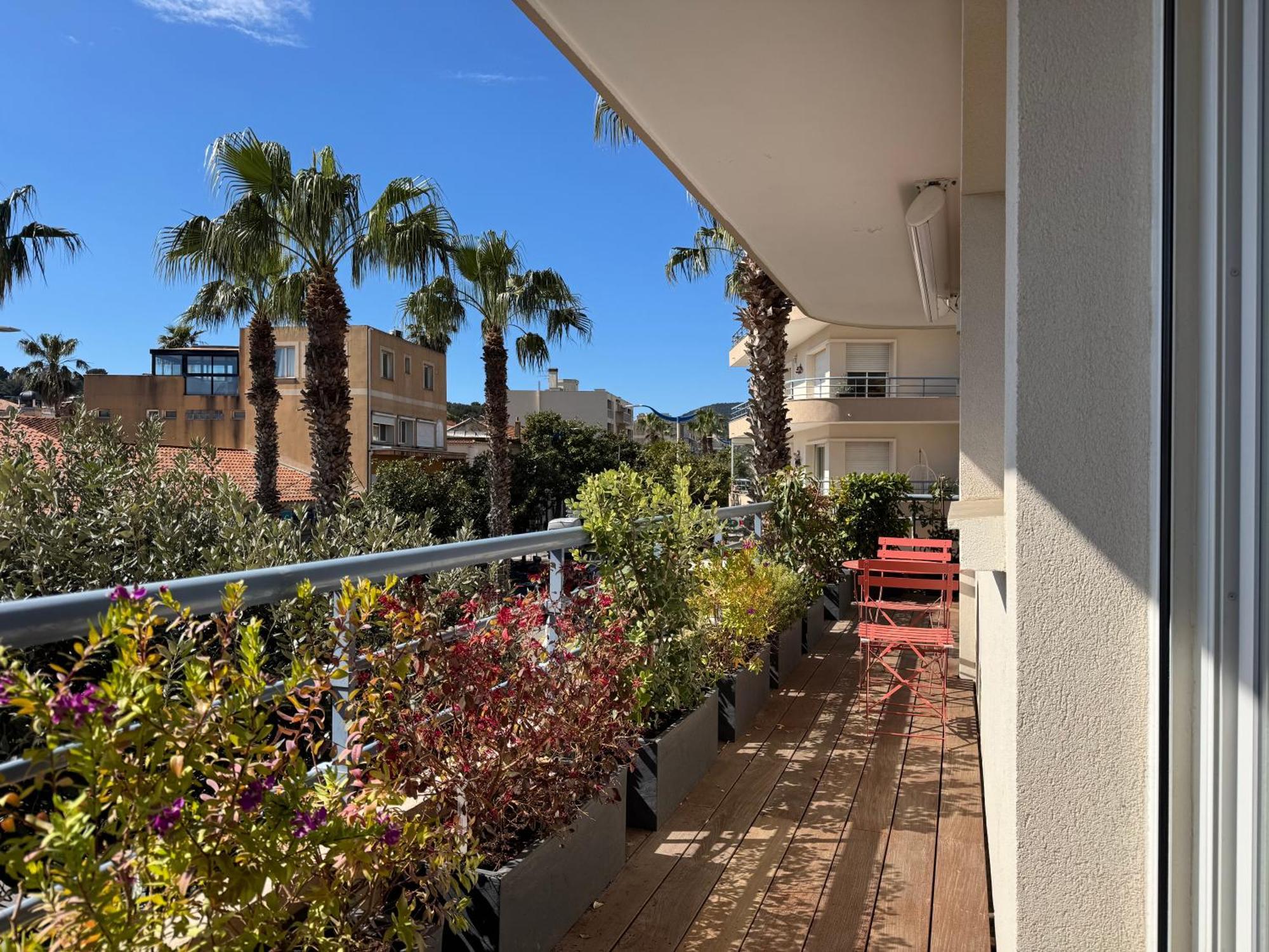Appartement Luxueux Plein Centre De Cavalaire A 2Mn De La Plage المظهر الخارجي الصورة